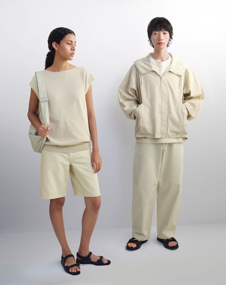 [서울=뉴시스] 글로벌 패션 브랜드 유니클로(UNIQLO)가 '2025 SS(봄·여름) Uniqlo U' 컬렉션을 출시한다고 14일 밝혔다. (사진=유니클로 제공) *재판매 및 DB 금지