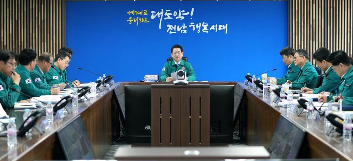 [무안=뉴시스] 전남도 구제역 첫 발생 긴급 대책회의. (사진=전남도 제공) 2025.03.14. photo@newsis.com *재판매 및 DB 금지