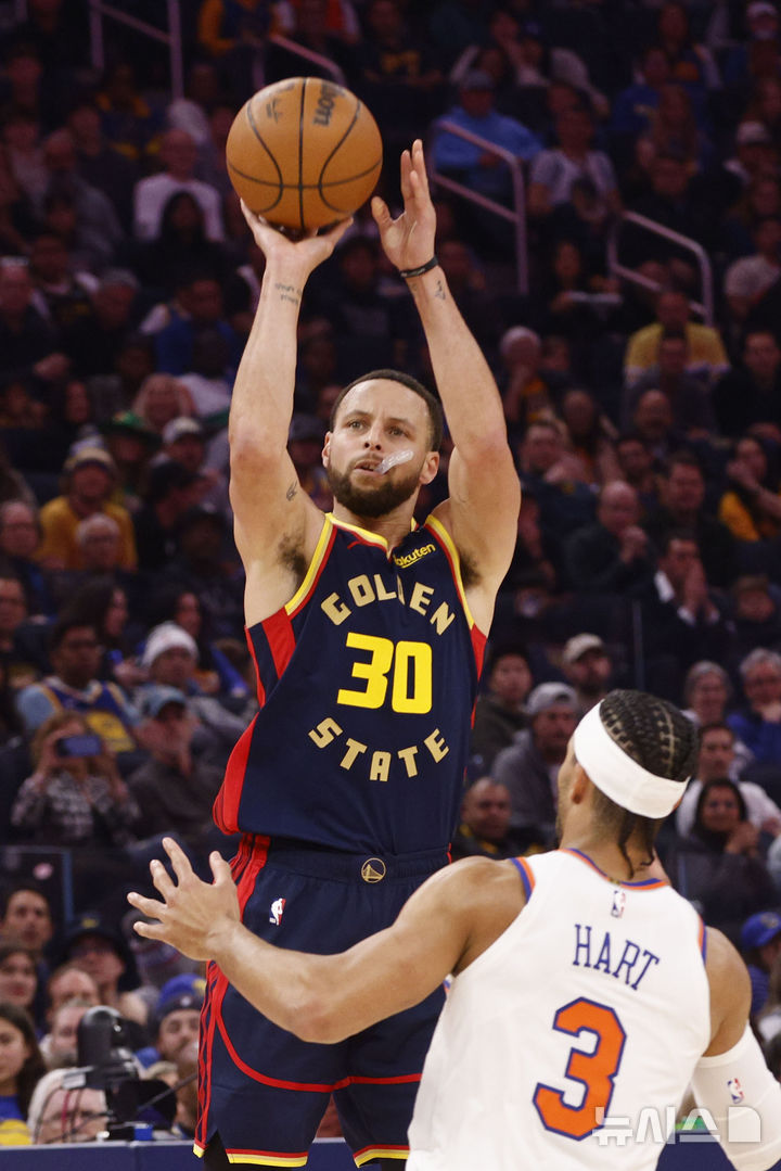 [샌프란시스코=AP/뉴시스] 미국프로농구(NBA) 골든스테이트 워리어스의 스테픈 커리. 2025. 3. 15.