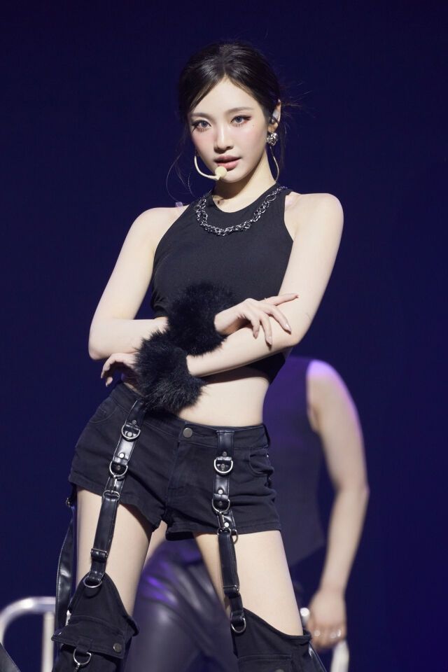 [서울=뉴시스] 초신성 걸그룹 '에스파(aespa)' 링링이 15~16일 서울 송파구 올림픽공원 케이스포돔(KSPO DOME)에서 '2024-25 에스파 라이브 투어 – 싱크 : 패러렐 라인 – 앙코르'(2024-25 aespa LIVE TOUR – SYNK : PARALLEL LINE – ENCORE)를 펼치고 있다. (사진 = SM엔터테인먼트 제공) 2025.03.16. photo@newsis.com *재판매 및 DB 금지
