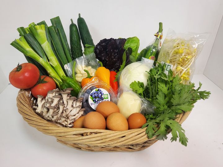 [창원=뉴시스] 강경국 기자 = 경남 창원시 임산부 친환경농산물 꾸러미. (사진=창원시청 제공). 2025.03.17. photo@newsis.com *재판매 및 DB 금지