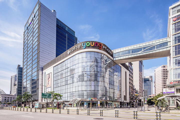 [서울=뉴시스] 롯데백화점의 본점 영플라자가 다음 달부터 전면 개보수 공사에 돌입한다고 18일 밝혔다. (사진=롯데백화점 제공) *재판매 및 DB 금지