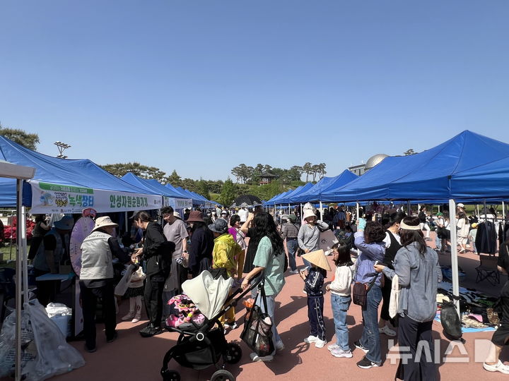 [안성=뉴시스] 2024년 개장된 '나눔의 녹생장터' 모습 (사진=안성시 제공)2025.03.18.photo@newsis.com 