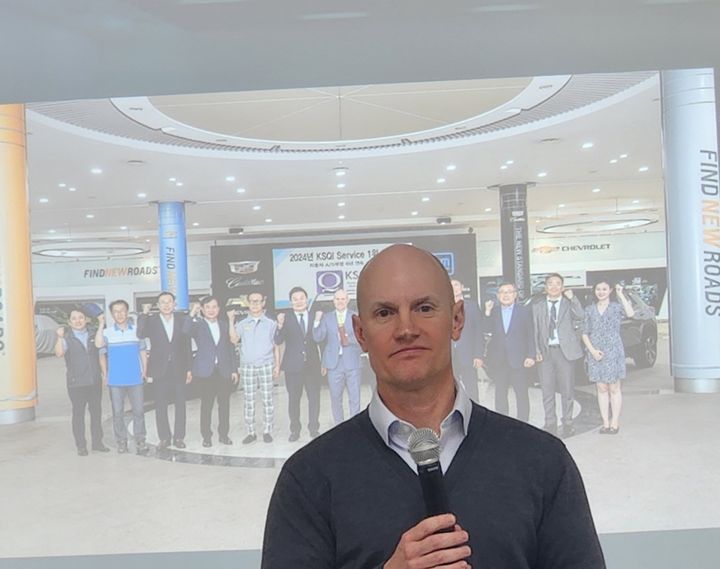 [서울=뉴시스] 윌리엄 헨리 제너럴모터스(GM) 전무가 18일 서울 영등포 GM 직영 서울서비스센터에서 국내 서비스 품질을 소개하고 있다. (사진=이창훈 기자) 2025.03.18 photo@newsis.com *재판매 및 DB 금지 *재판매 및 DB 금지