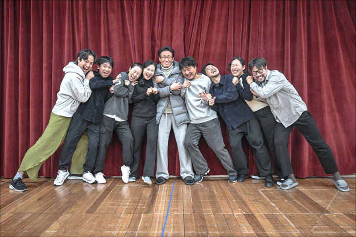 서울시극단이 18일 서울 종로구 세종문화회관에서 '코믹' 연습실을 공개했다. 사진은 임도완(가운데) 연출가와 배우들. (사진=세종문화회관 제공) *재판매 및 DB 금지