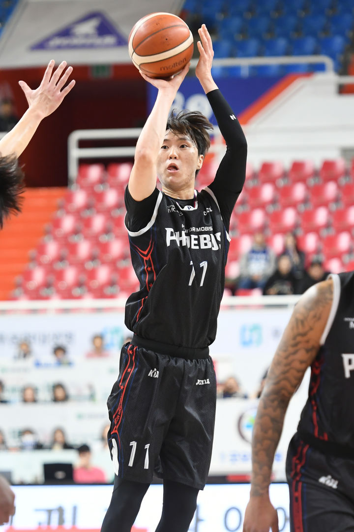 [서울=뉴시스] 프로농구 울산 현대모비스의 이우석. (사진=KBL 제공) *재판매 및 DB 금지