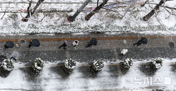 경기북동부 2~7㎝ 눈 예보…아침 출근길 강추위