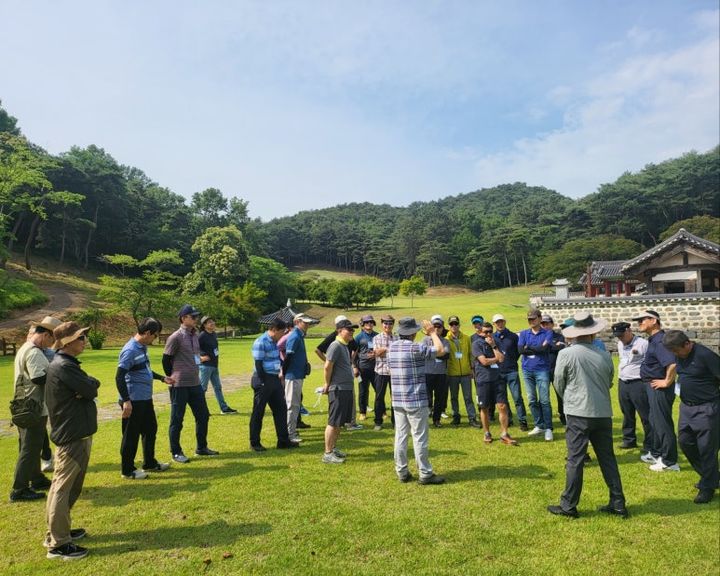 [대전=뉴시스] 서천군 시티투어를 즐기는 관광객들. (사진= 서천군 제공) *재판매 및 DB 금지