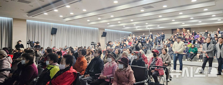 [오산=뉴시스] 2025년 백년동행 소통한마당에 참석한 시민모습 (사진=오산시 제공) 2025.03.19.photo@newsis.com 