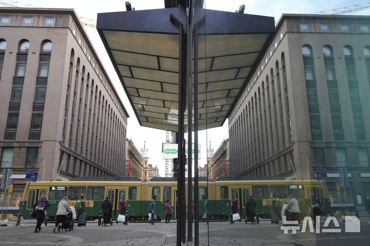 [헬싱키(핀란드)=AP/뉴시스]2일(현지시간) 폴리티코 유럽판에 따르면, 핀란드의 수도 헬싱키에선 지난 한 해 동안 교통사고 관련 사망자가 단 한 명도 나오지 않았다.