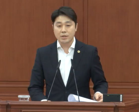 [대전=뉴시스] 조명휘 기자 = 김진오(국민의힘·서구1) 대전시의원이 20일 제285회 임시회 제1차 본회의에서 5분자유발언을 하고 있다. 2025.03.20. photo@newsis.com *재판매 및 DB 금지