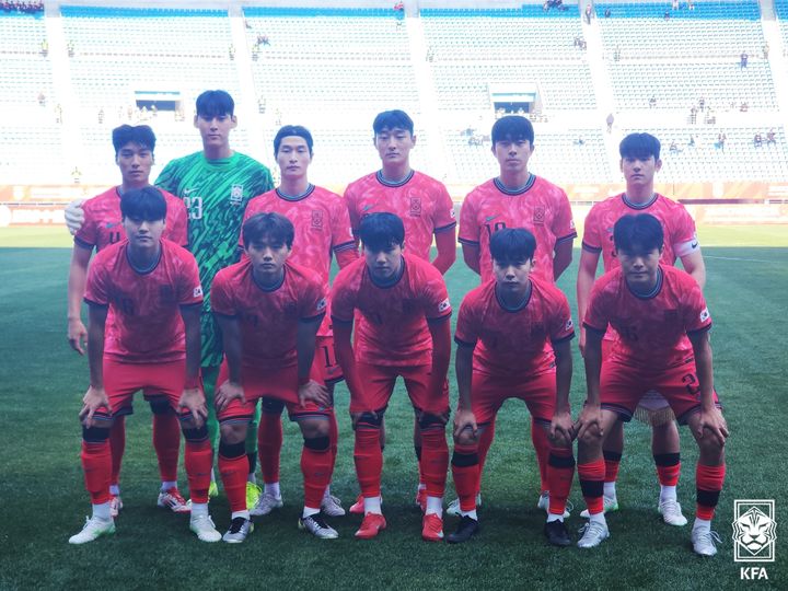 [서울=뉴시스]베트남과의 친선대회 1차전에서 선발로 나선 U-22 대표팀 선수들의 모습. (사진=대한축구협회 제공)