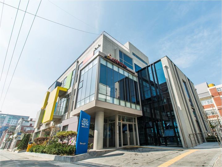 [대구=뉴시스] 대구 남구 대덕문화전당 청소년창작센터 전경. (사진=대구시 남구 제공) 2025.03.21. photo@newsis.com *재판매 및 DB 금지