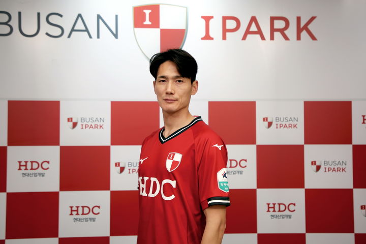 [서울=뉴시스] 프로축구 K리그2 부산아이파크의 오반석. (사진=한국프로축구연맹 제공) *재판매 및 DB 금지