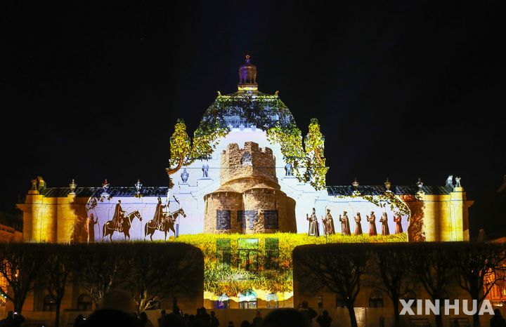 [ 자그레브( 크로아티아)=신화/뉴시스] 크로아티아 수도 자그레브에서 3월 19일 열린 '빛의 축제'의 야간 조명. 크로아티아는 만성적 전력난 해결을 위해서 소형 모듈형 원전을 건설하기로 했다고 5월 21일 안테 수신야르 경제부장관이 국영 방송 인터뷰에서 밝혔다. 2025. 05. 22.&nbsp; 