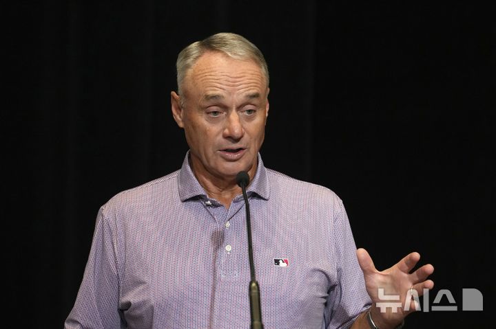 [피닉스=AP/뉴시스] 롭 맨프레드 메이저리그(MLB) 커미셔너. 2025.02.19