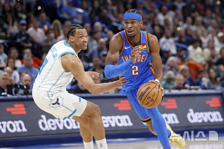 [오클라호마시티=AP/뉴시스] 미국프로농구(NBA) 오클라호마시티 선더의 샤이 길저스알렉산더. 2025. 3. 21.