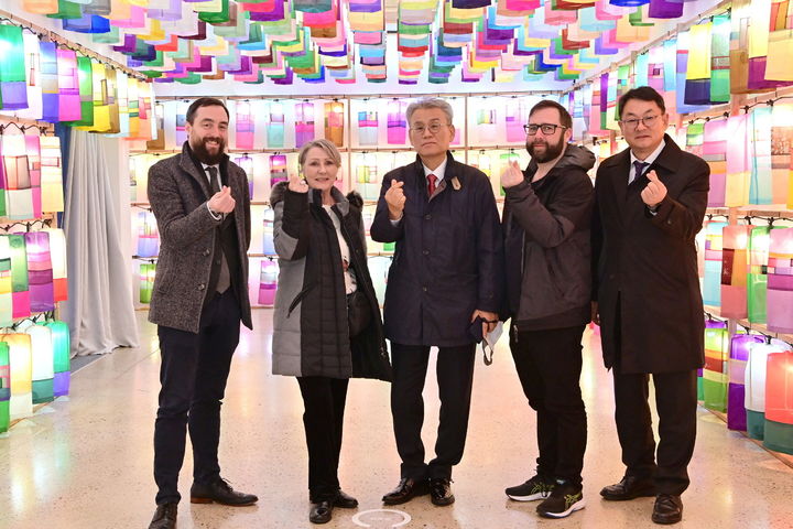[진주=뉴시스]아일랜드 야간 세계축제 리더 진주시 방문.(사진=진주시 제공).2025.03.23.photo@newsis.com *재판매 및 DB 금지