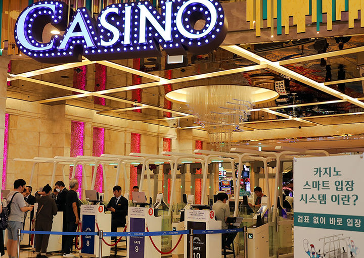 강원랜드가 2024년 10월부터 스마트 입장시스템을 도입하고 있다. 일본 오사카 카지노리조트 개장을 앞두고 갱쟁력 강화가 강원랜드의 시급한 과제가 되고 있다.(사진=강원랜드 제공) *재판매 및 DB 금지