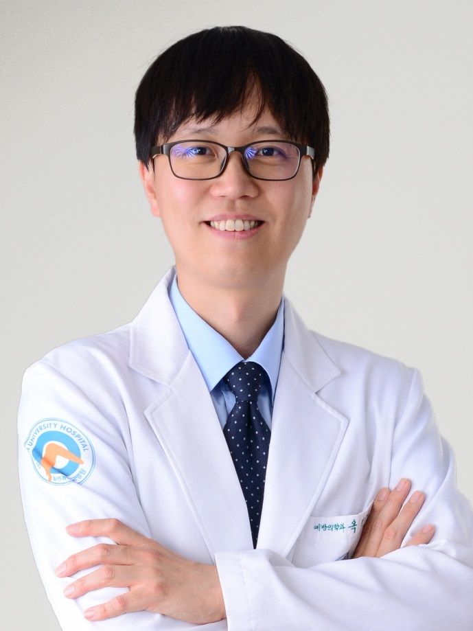 [울산=뉴시스] 박수지 기자 = 옥민수 울산시 공공보건의료지원단장. (사진=울산대병원 제공) 2025.03.24. photo@newsis.com *재판매 및 DB 금지