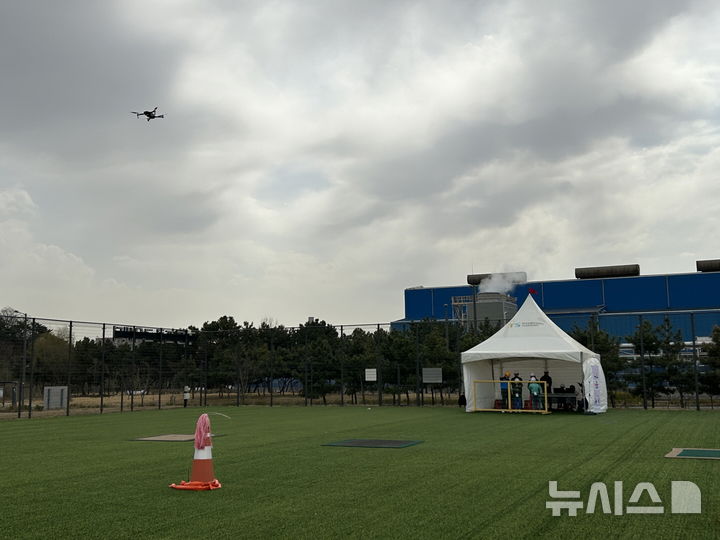 [시흥=뉴시스] 드론 체험 현장.(사진=시흥시 제공).2025.03.24.photo@newsis.com