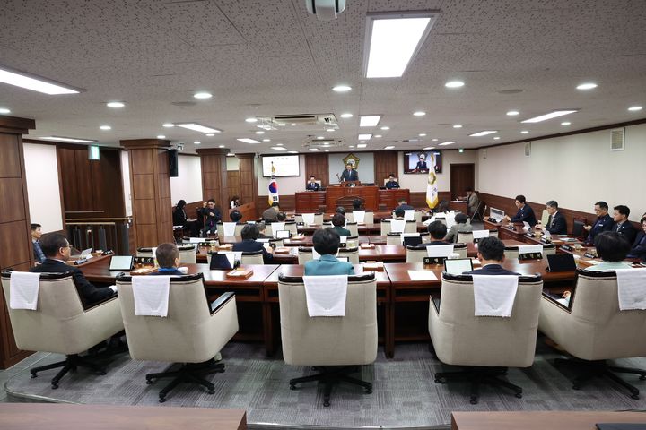 [순천=뉴시스] 전남 순천시의회에서 24일 2차 본희의가 열리고 있다. (사진=순천시의회 제공) 2025.03.24. photo@newsis.com *재판매 및 DB 금지