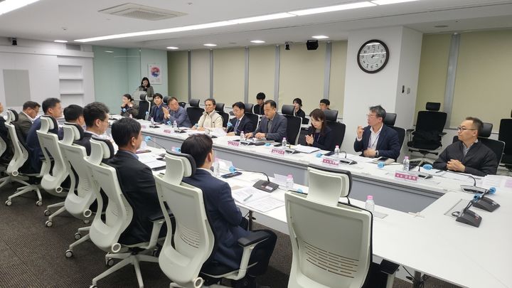 [세종=뉴시스] 상가활성화 공동전략회의 모습. (사진=세종시 제공) 2025.03.25. photo@newsis.com *재판매 및 DB 금지