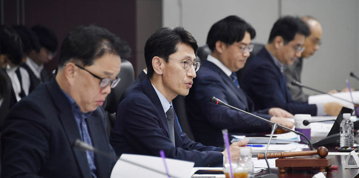 김윤상 기획재정부 2차관이 25일 오전 서울 종로구 한국무역보험공사에서 '제1회 민간투자사업심의위원회 본회의'를 주재하고 모두발언을 하고 있다.(사진 : 기재부 제공) 2025.3.25. *재판매 및 DB 금지