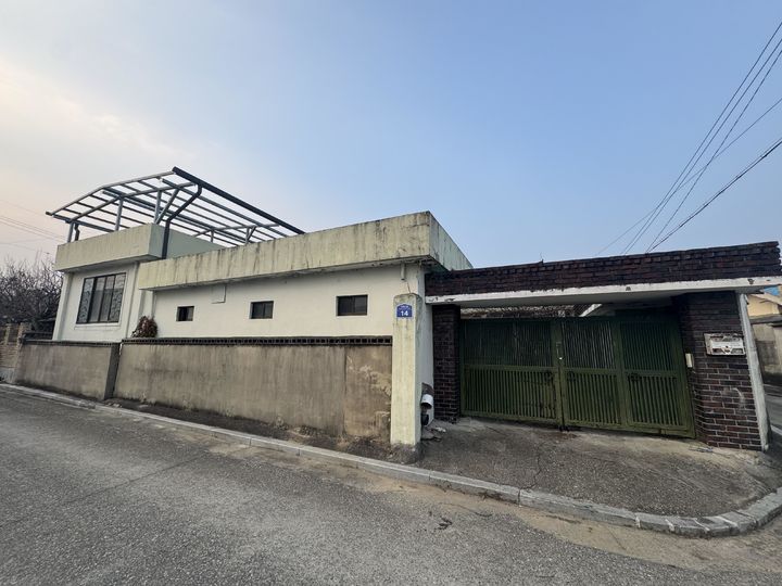 [칠곡=뉴시스] 빈집 철거사업 추진 (사진=칠곡군 제공) 2025.03.25 photo@newsis.com *재판매 및 DB 금지