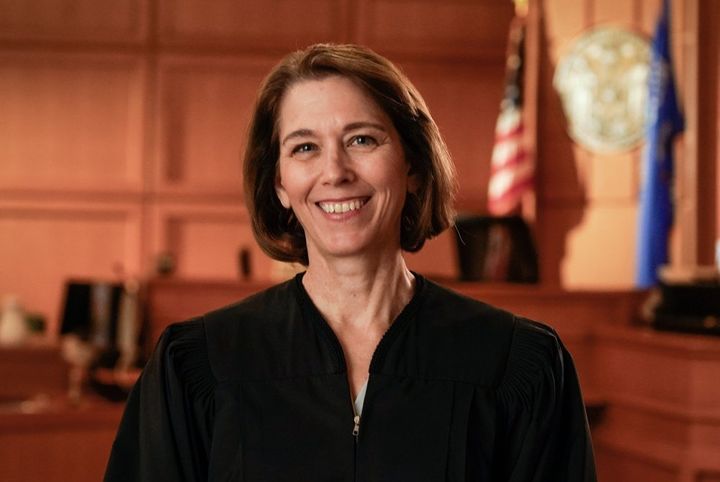 [서울=뉴시스]도널드 트럼프 미 대통령 취임 이래 처음 실시되는 위스콘신 주 대법원 판사 선거에 출마한 민주당의 수전 크로포드 판사. (출처=크로포드닷컴) 2025.3.26. *재판매 및 DB 금지