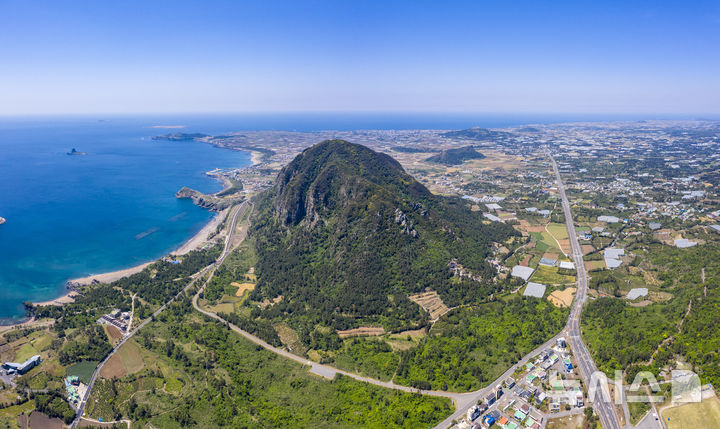 [제주=뉴시스] 제주 산방산. (사진=뉴시스 DB). photo@newsis.com