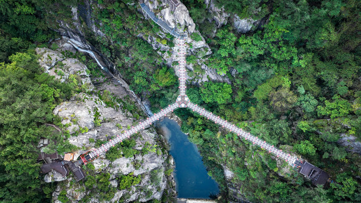 [거창=뉴시스] 거창군청 Y자 출렁다리 *재판매 및 DB 금지 *재판매 및 DB 금지