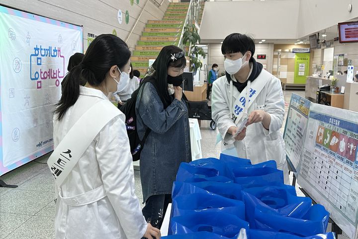 암 예방·검진 홍보 캠페인. *재판매 및 DB 금지