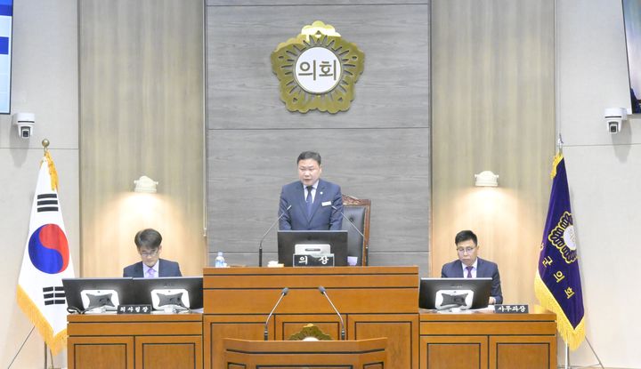 [순창=뉴시스] 26일 개회한 순창군의회 제293회 임시회, 손종석 의장이 회의를 진행하고 있다. *재판매 및 DB 금지