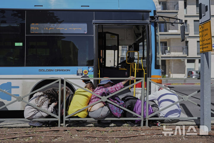 이스라엘, 후티반군 발사 미사일 요격…민간인 1명 부상