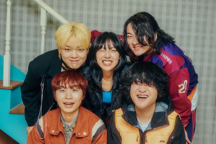 [서울=뉴시스] 밴드 '유다빈밴드'가 31일 디지털 싱글 '계속 웃을 순 없어!'를 발매한다. (사진=엠피엠지 뮤직(MPMG MUSIC) 제공) 2025.03.27. photo@newsis.com *재판매 및 DB 금지