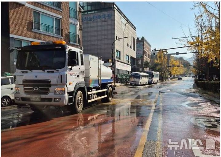 [시흥=뉴시스] 살수차 운행 현장. (사진=뉴시스 DB). photo@newsis.com 