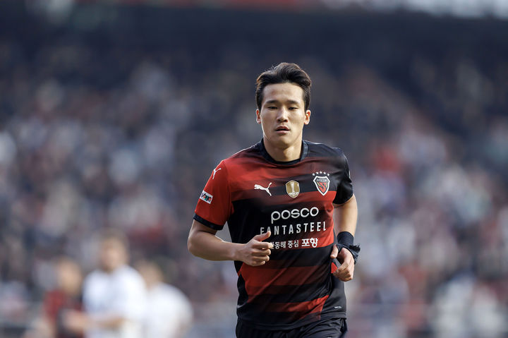 [서울=뉴시스] 프로축구 K리그1 포항 스틸러스의 이태석. (사진=포항 스틸러스 제공) *재판매 및 DB 금지