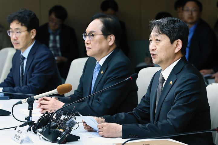  *재판매 및 DB 금지