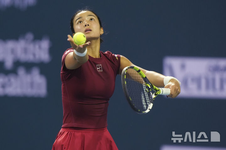 [마이애미=AP/뉴시스] 여자프로테니스(WTA) 투어 마이애미오픈에 출전한 알렉산드라 이알라. 2025.03.27.