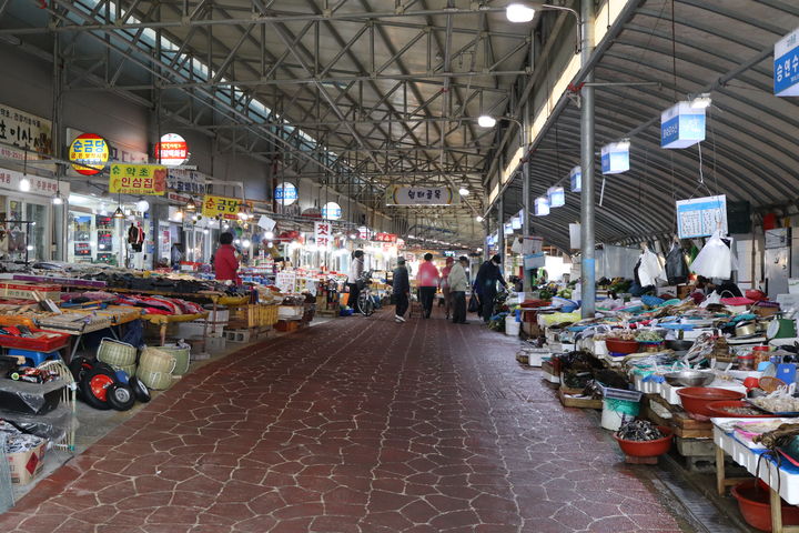 [태안=뉴시스] 태안서부시장 수산물 판매장 모습. (사진=뉴시스 DB). photo@newsis.com *재판매 및 DB 금지