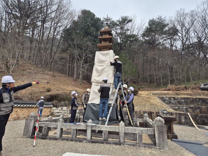 [진주=뉴시스]경상문화유산돌봄협회, 문화유산 화재로부터 보호에 앞장.(사진=문화유산돌봄협회 제공).2025.03.28.photo@newsis.com *재판매 및 DB 금지