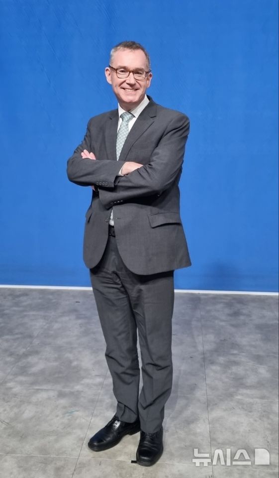 [서울=뉴시스] 콜린 크룩스 주한 영국대사. (사진=주한영국대사관 제공) 2025.03.28.