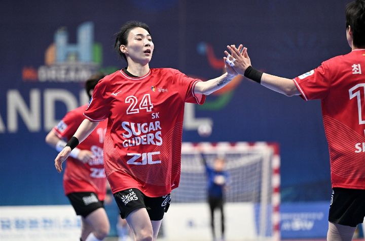 [서울=뉴시스] 핸드볼 SK슈가글라이더즈의 강경민. (사진=한국핸드볼연맹 제공) *재판매 및 DB 금지