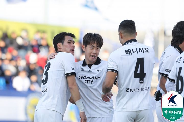 [서울=뉴시스] 프로축구 K리그2 성남FC의 김범수. (사진=한국프로축구연맹 제공)