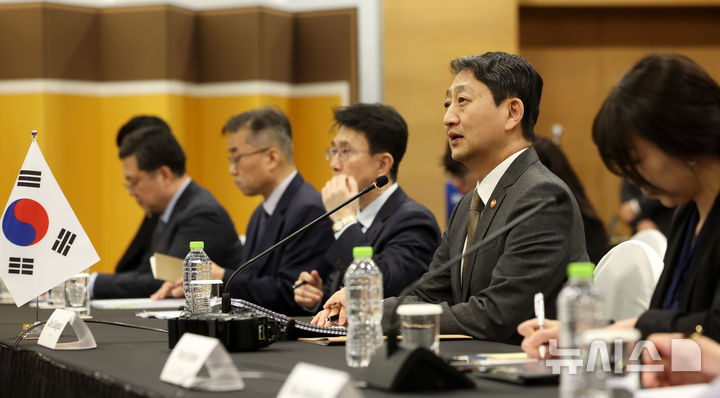 [서울=뉴시스] 홍효식 기자 = 안덕근 산업통상자원부 장관이 30일 오후 서울 중구 대한상공회의소에서 열린 한·일 산업통상장관회의에서 발언하고 있다. 2025.03.30. yesphoto@newsis.com