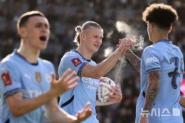 [본머스=AP/뉴시스] 잉글랜드 프로축구 프리미어리그(EPL) 맨체스터 시티의 엘링 홀란드. 2025.03.30.