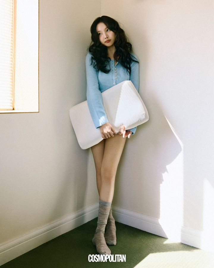 [서울=뉴시스] 나연. (사진=코스모폴리탄 제공) 2025.03.31. photo@newsis.com *재판매 및 DB 금지 *재판매 및 DB 금지