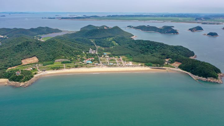 [당진=뉴시스] 당진 난지도해수욕장 전경. (사진=당진시 제공) 2025.03.31. photo@newsis.com *재판매 및 DB 금지