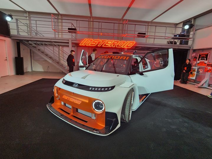 [서울=뉴시스] 현대차가 서울 성수동 피치스 도원에서 공개한 인스터로이드 정면 모습. (사진=이창훈 기자) 2025.03.31 photo@newsis.com *재판매 및 DB 금지 *재판매 및 DB 금지